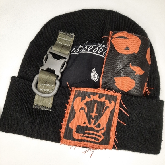 Black Toque with Patches & Buckle - Picture 1 of 1